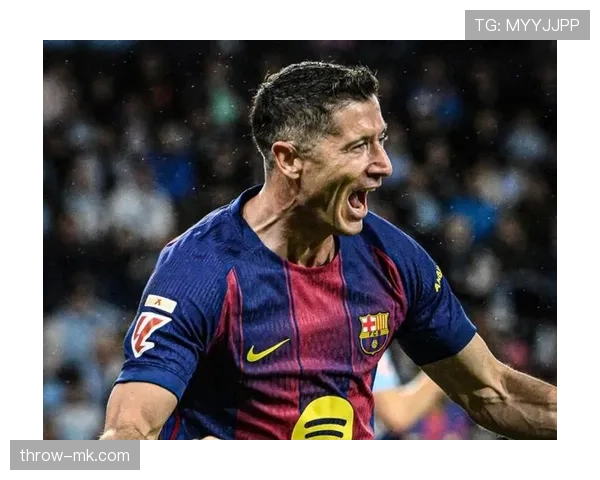 莱万多夫斯基防守端建功，助球队状态回升收获佳绩