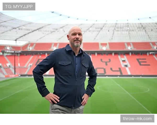 滕哈赫战术执行力再显威力，球队表现引热议